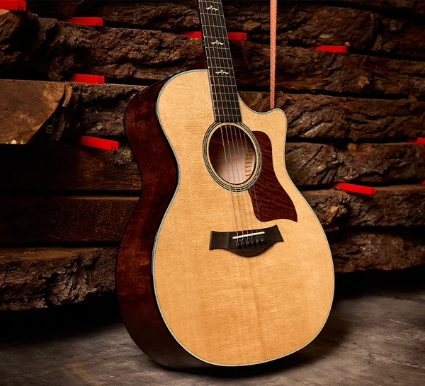 焙焼Spruce | トップウッズ | Taylor Guitars